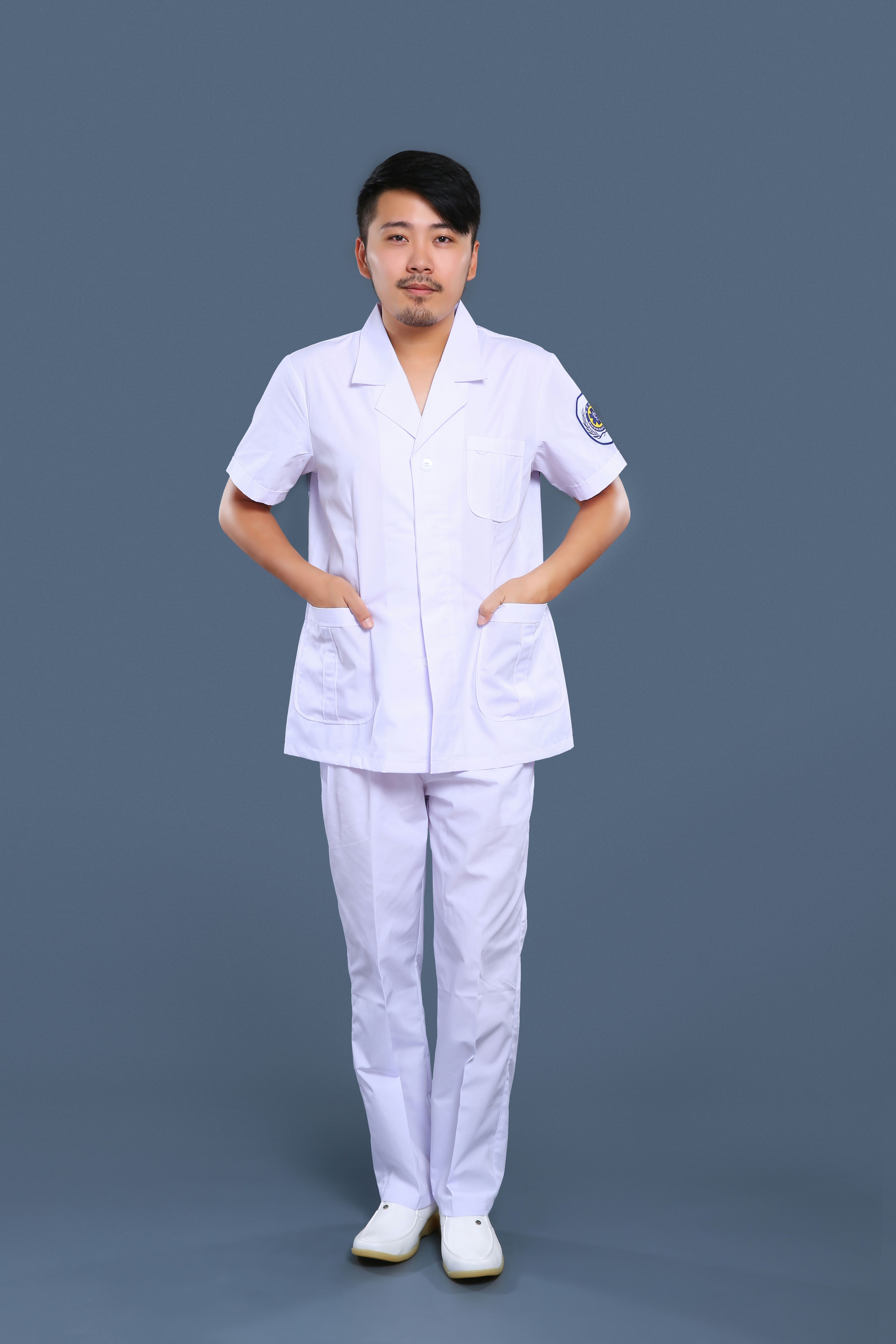 白色急救服
